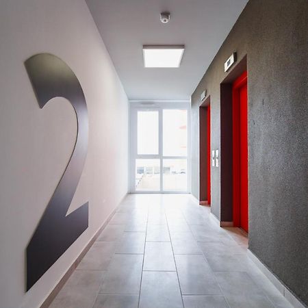 Azur Paradise Near City Center Орадеа Екстериор снимка